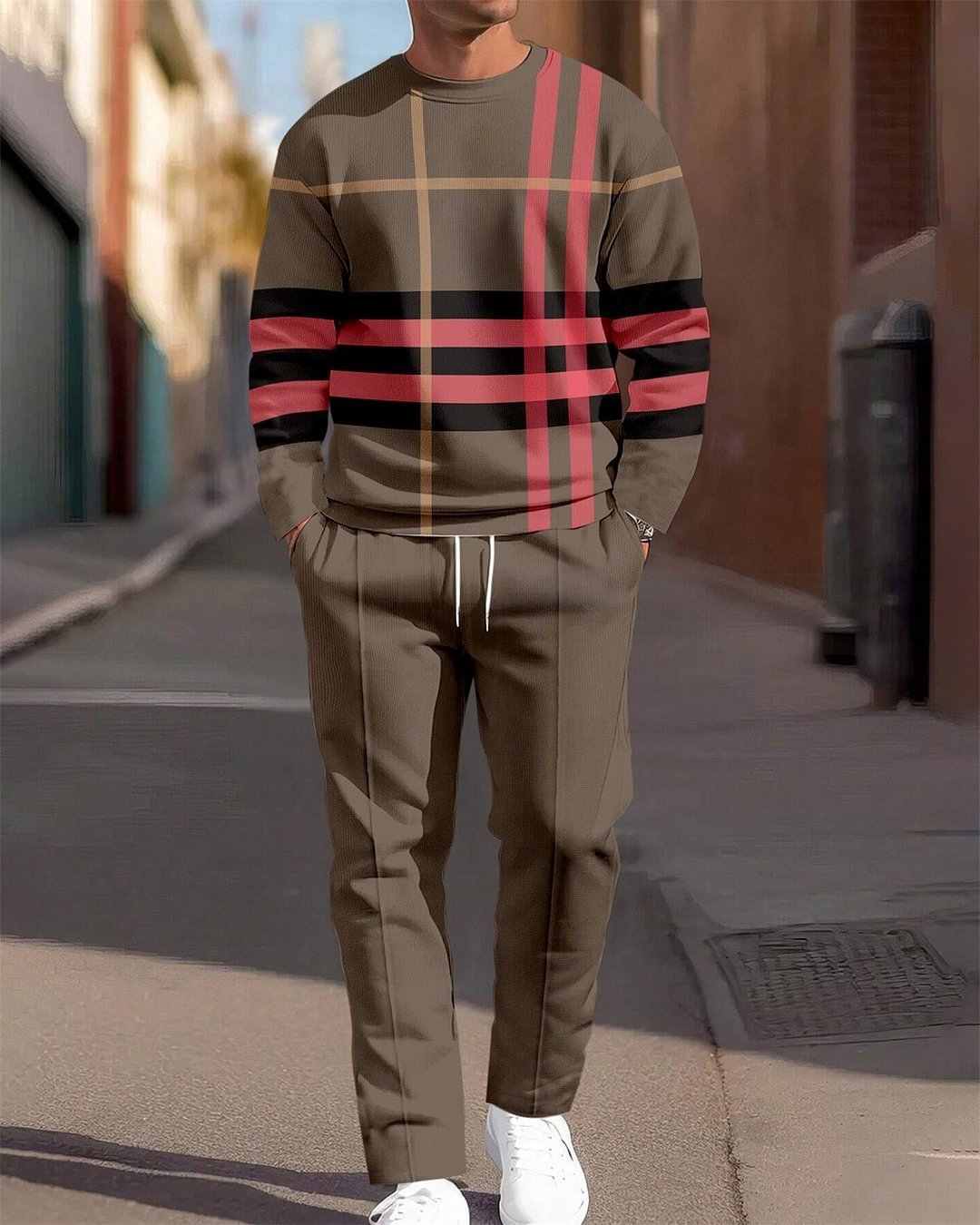 Fashionable sweatpants set