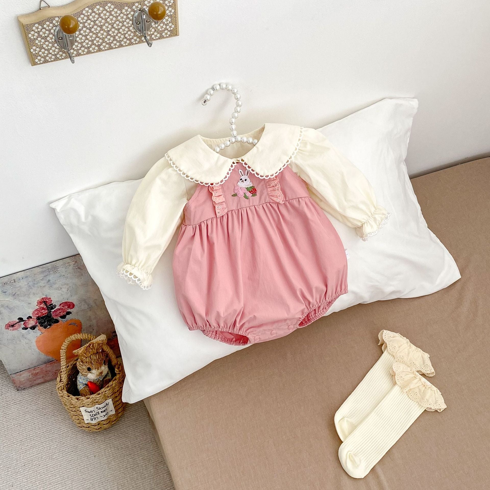 Arrival Spring Girls Long Sleeves Lace-trim Turn-down Collar Top Shirt and Sleeveless Onesies Clothing Set